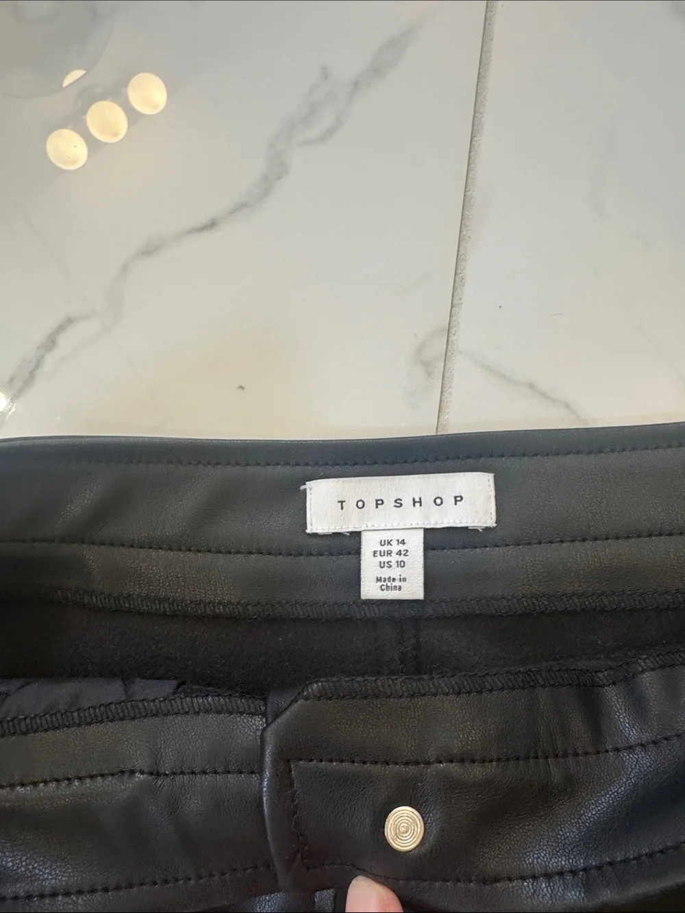 Topshop faux leather mini skirt, Sz 10 - Picture 3 of 4